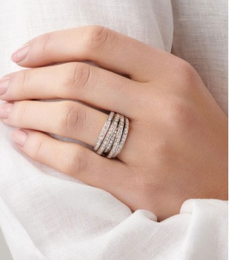 Earrings with Diamond Style