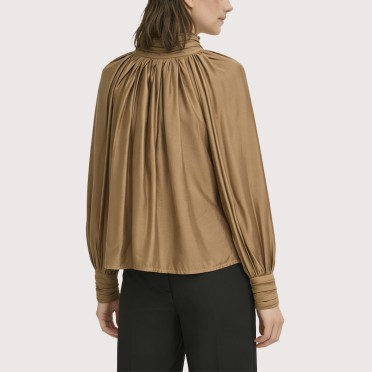 Solid color long-sleeved draped shirt